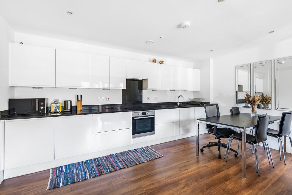 Property photo 2 of 7 876882 (2)