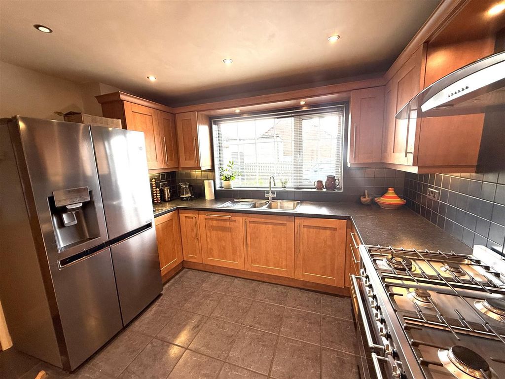 Property photo 3 of 25 Far Laund 27.Jpg