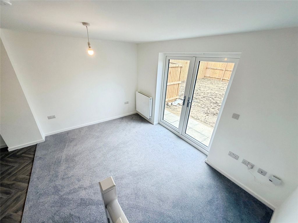 Property photo 3 of 13 Lounge Area