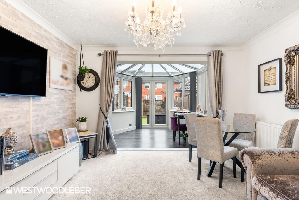 Property photo 3 of 20 Farmlane_1.Jpg