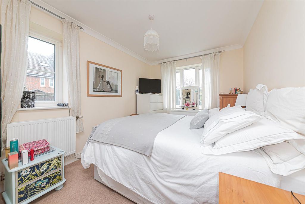 Property photo 2 of 10 Flat 1, 7 Queen Street (1).Jpg