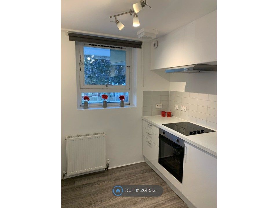 Property photo 3 of 10 Induction Hob And Electric Oven