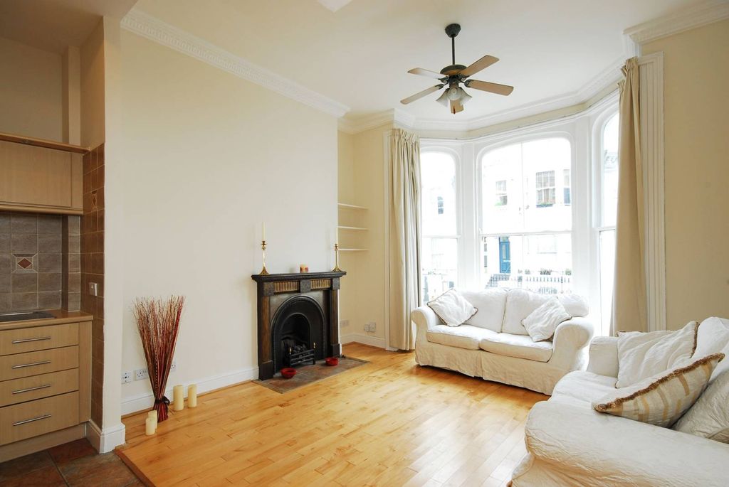 Property photo 2 of 13