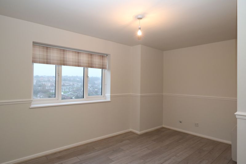 Property photo 3 of 8 Photo 7