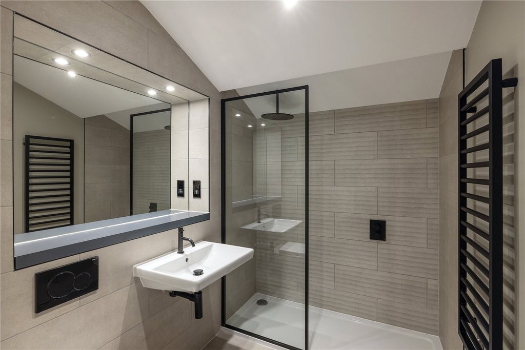 Property photo 3 of 18 Picture No. 07