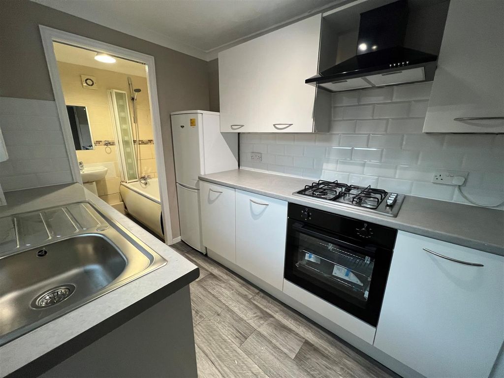 Property photo 2 of 8 3Wt 2.Jpg