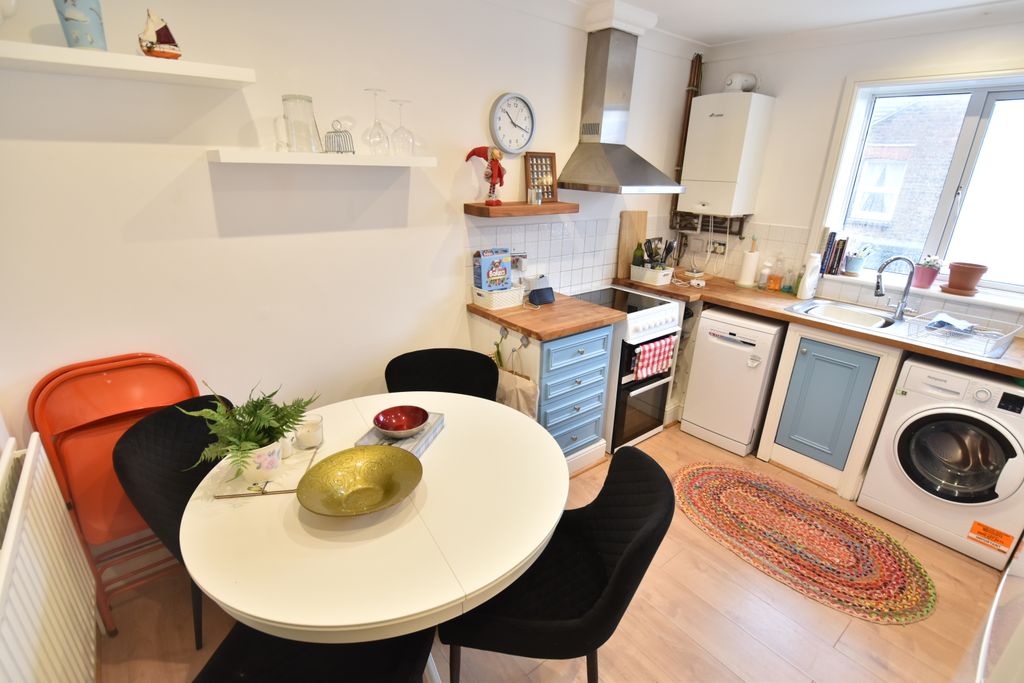 Property photo 2 of 10 Kitchen