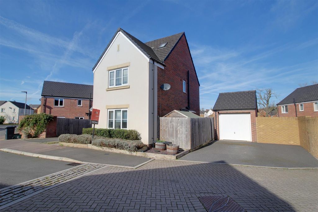 Property photo 1 of 13 Img_9205-Img_9207.Jpg