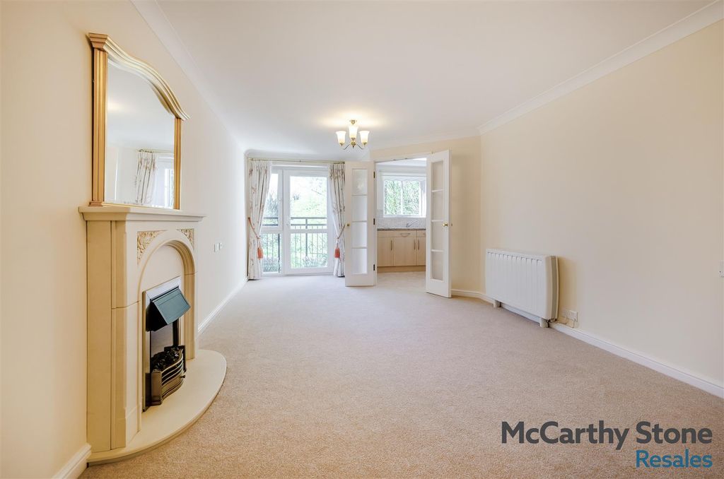 Property photo 3 of 37 8687069-Interior02.Jpg