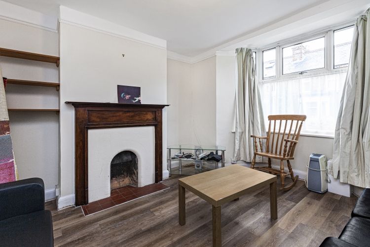 Property photo 3 of 16 302076