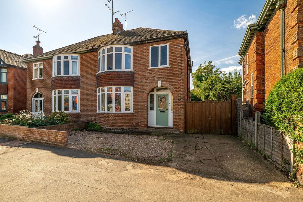 Property photo 1 of 31