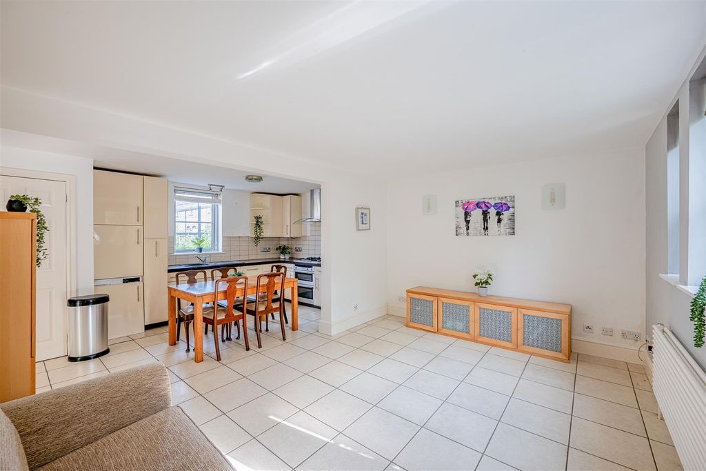 Property photo 2 of 12 1 Cumberland Row BA1 2As-10.Jpg