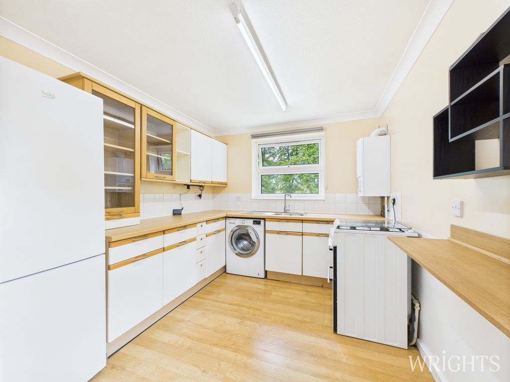 Property photo 3 of 9 Cam02796G0-Pr0465-Still008