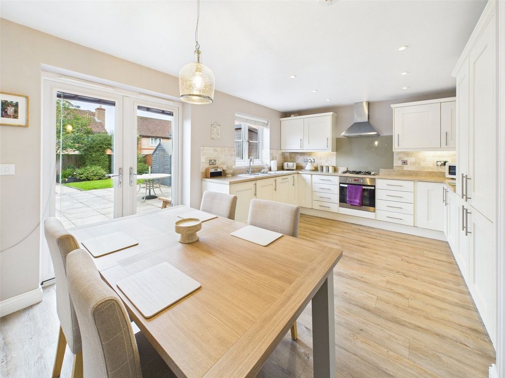 Property photo 2 of 23 Picture No. 18