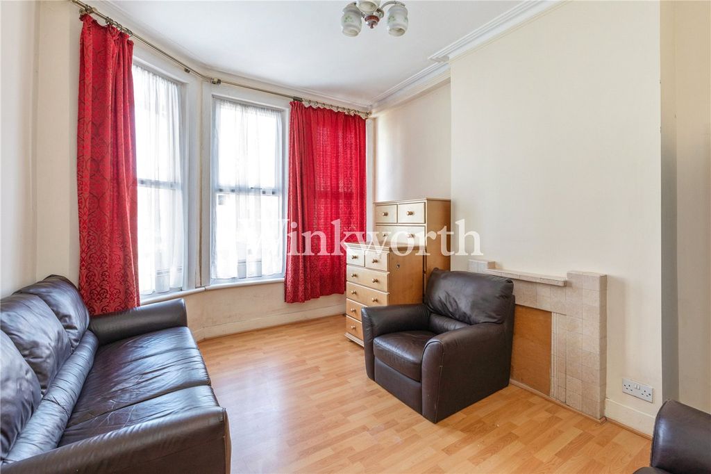 Property photo 3 of 14 Picture No. 05