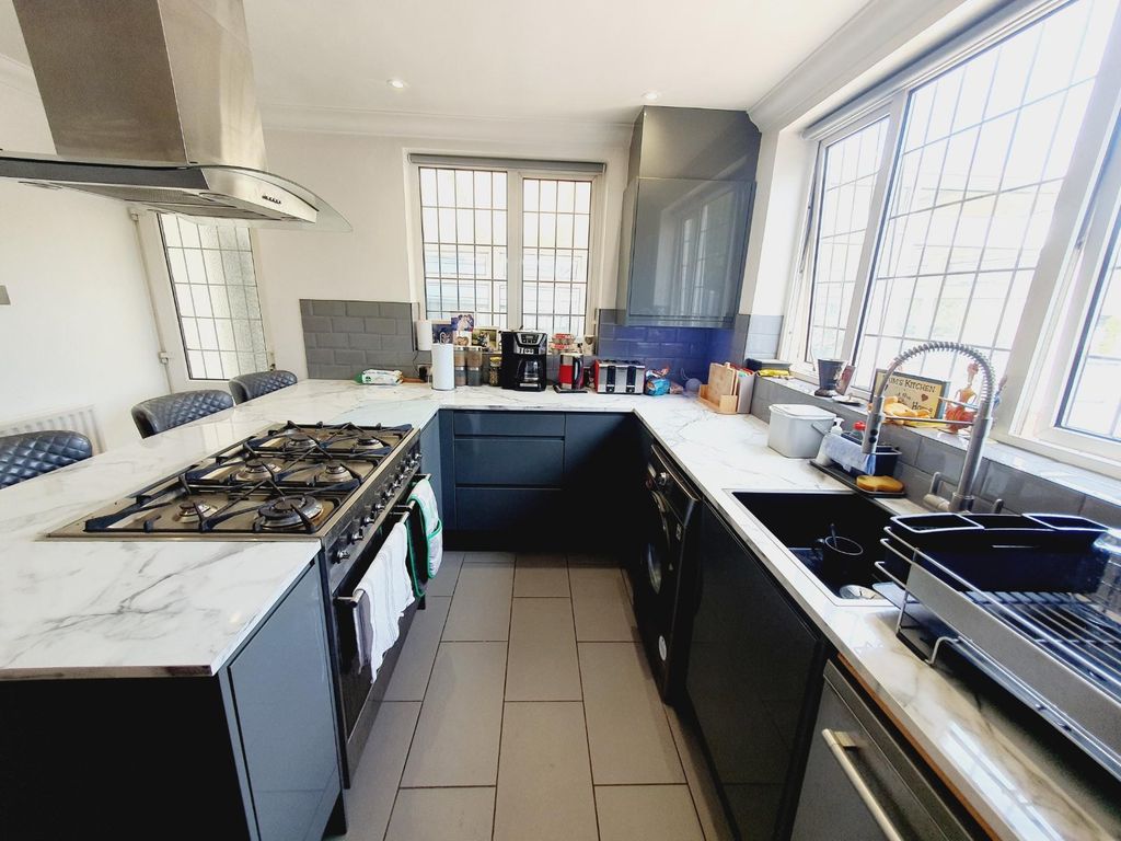 Property photo 2 of 18 Picture No. 02