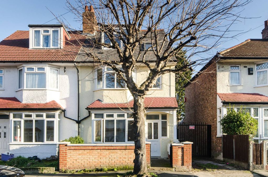 Property photo 2 of 11