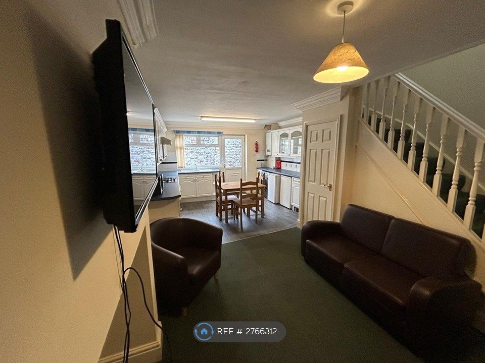 Property photo 3 of 7