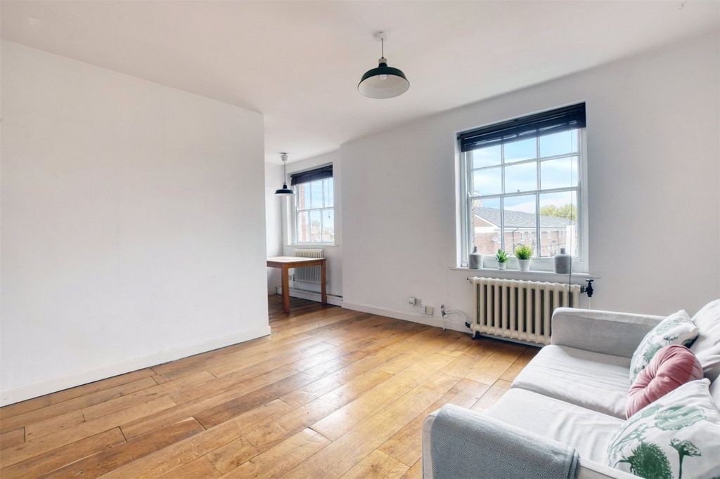 Property photo 2 of 10 Shepton Houses E2