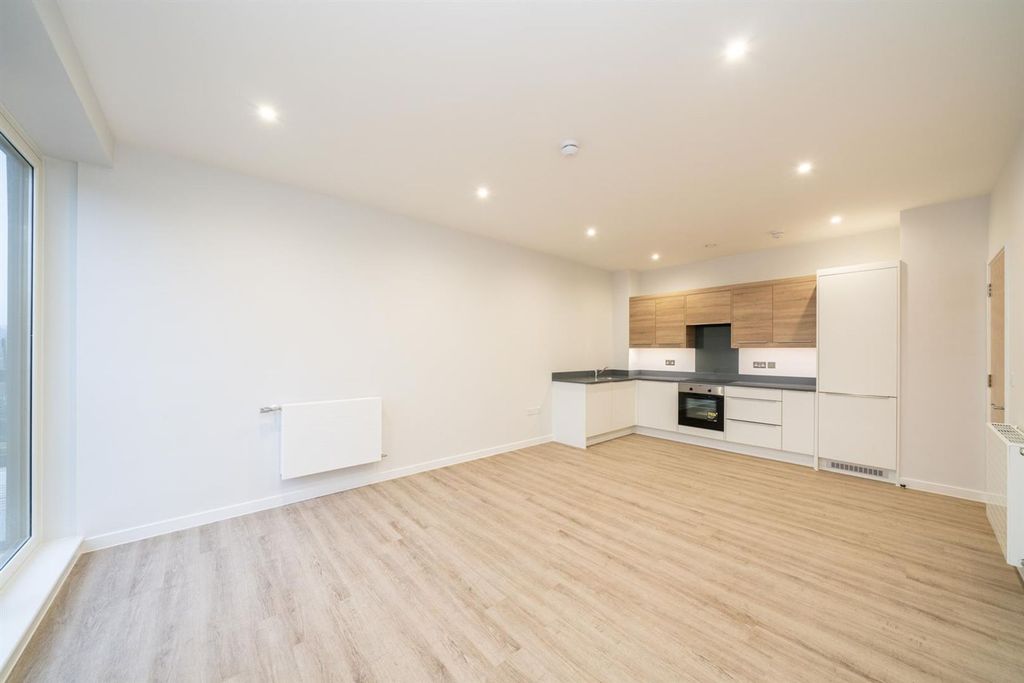 Property photo 3 of 5 Kitchen/Lounge