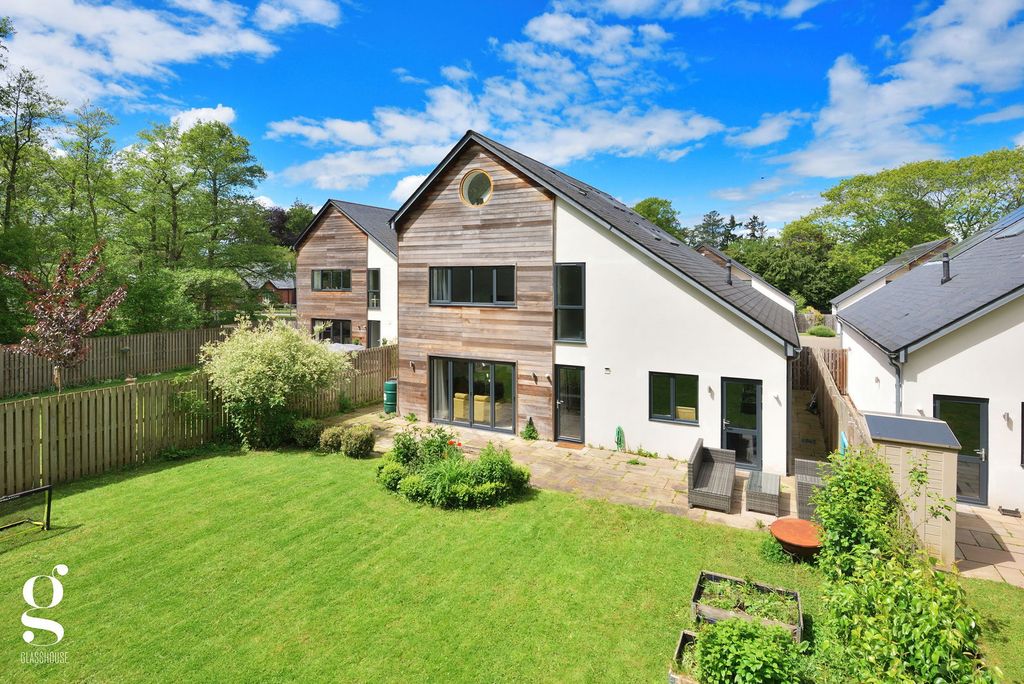 Property photo 2 of 48