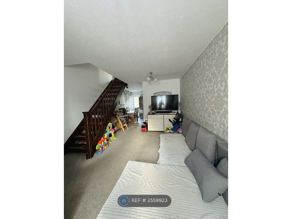 Property photo 2 of 8