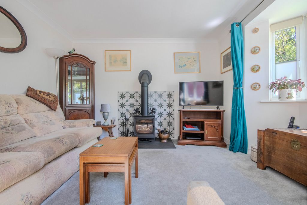 Property photo 3 of 36