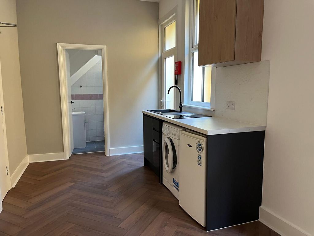 Property photo 1 of 5 Utility Room