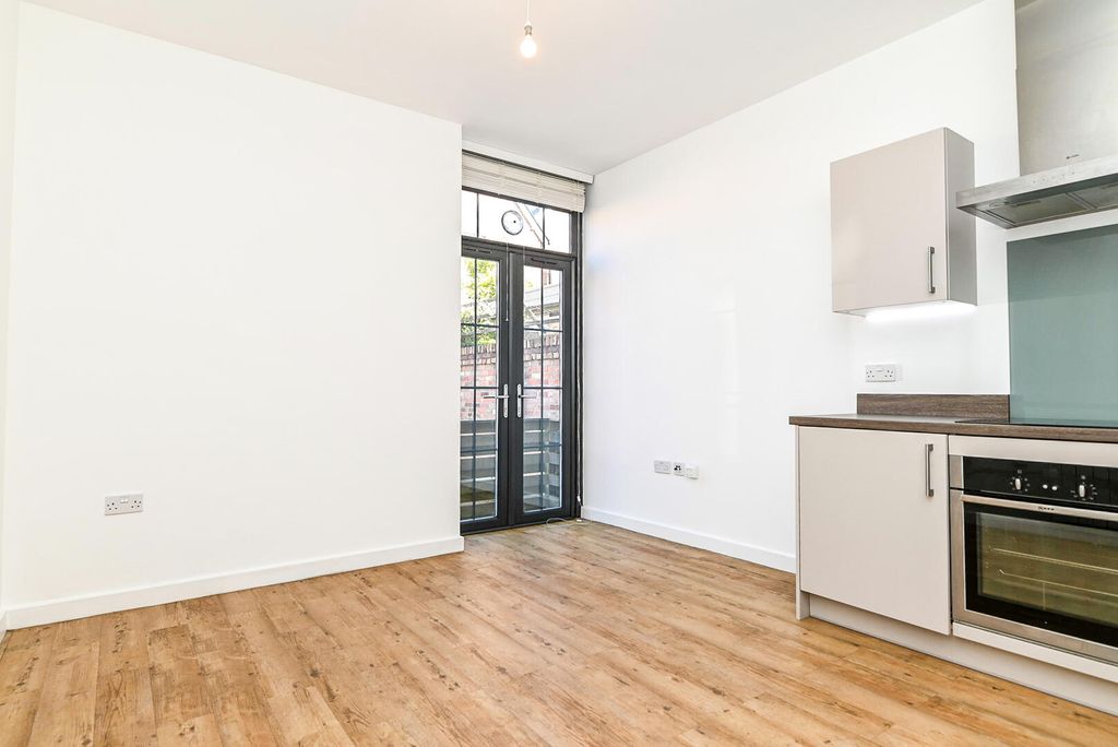 Property photo 3 of 14 Kitchen