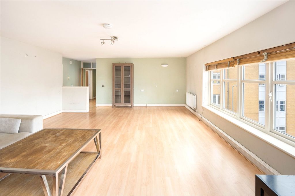 Property photo 1 of 17 Reception