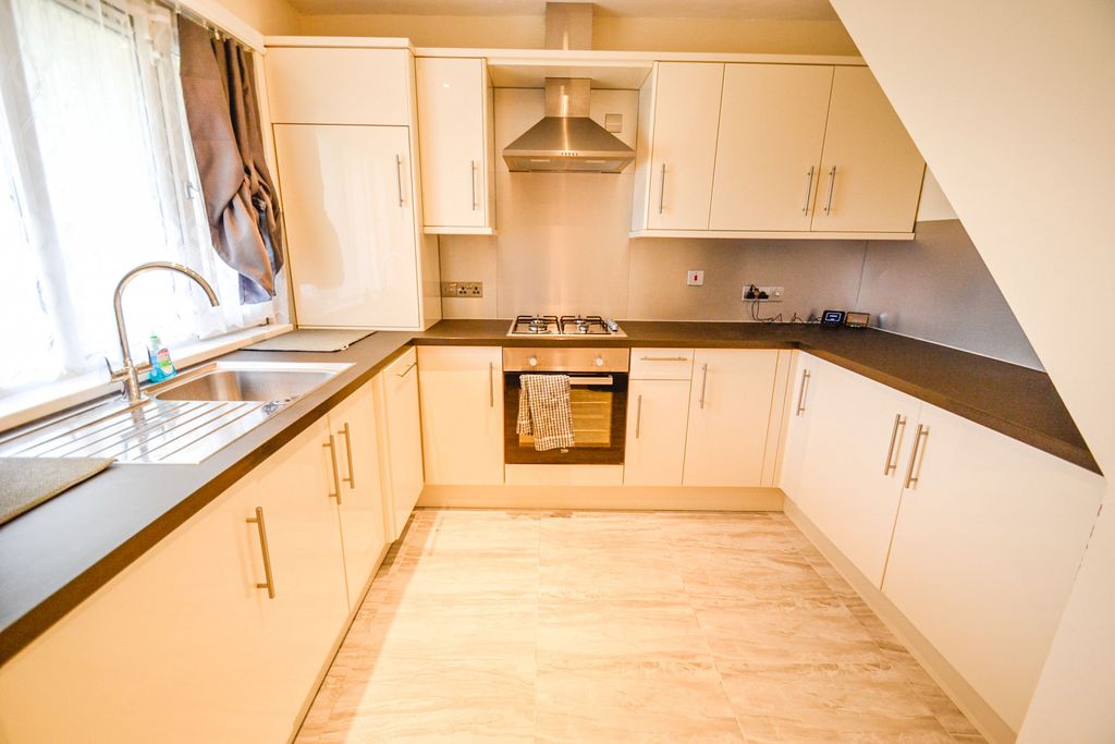 Property photo 2 of 13 Gallery