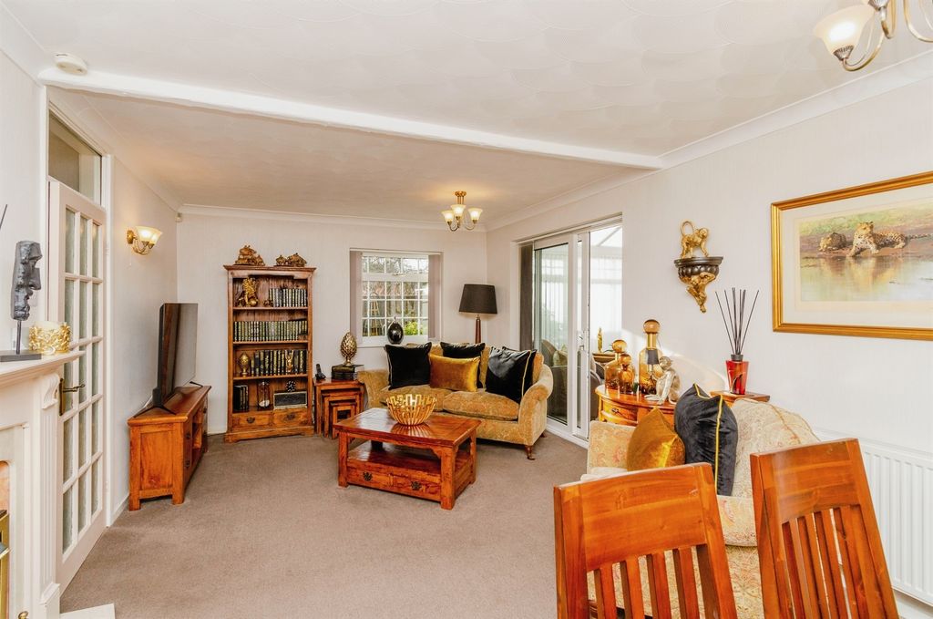 Property photo 2 of 17