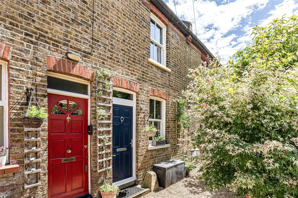 Property photo 1 of 15 External