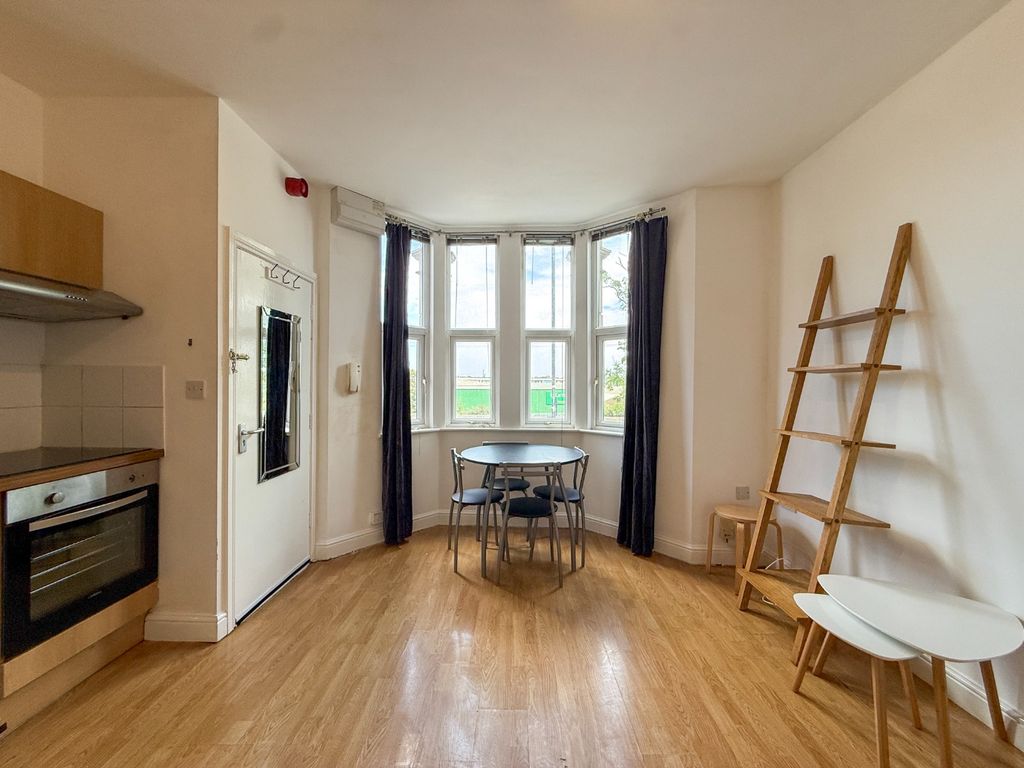 Property photo 2 of 7 4403441
