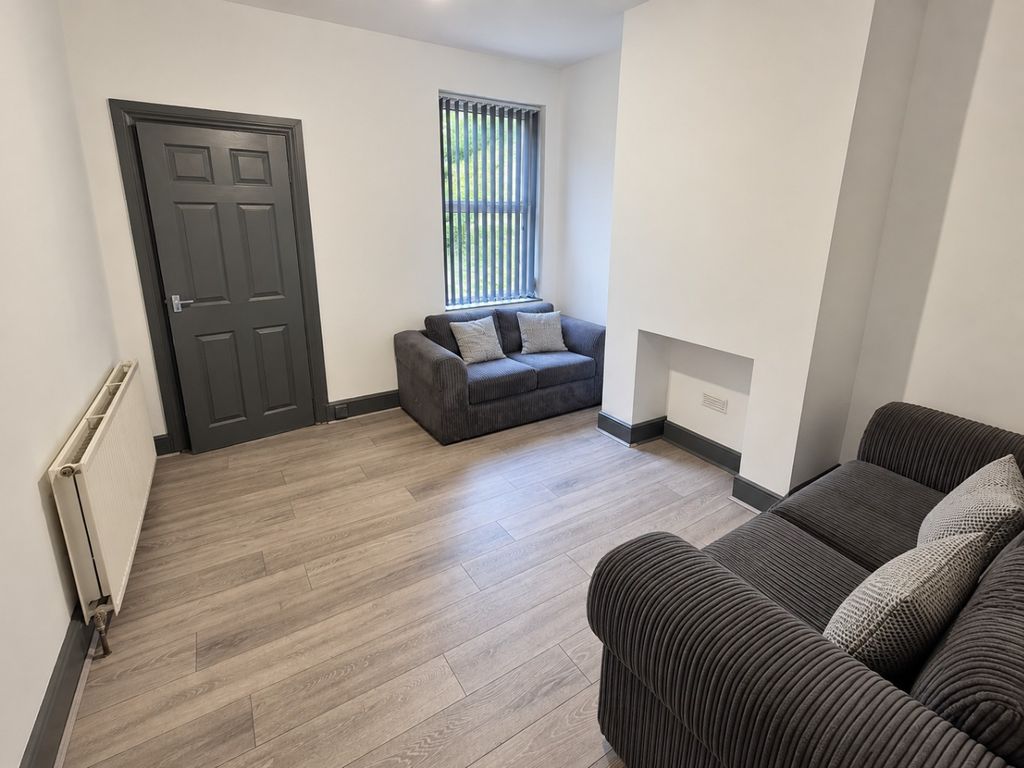 Property photo 2 of 10 5224472