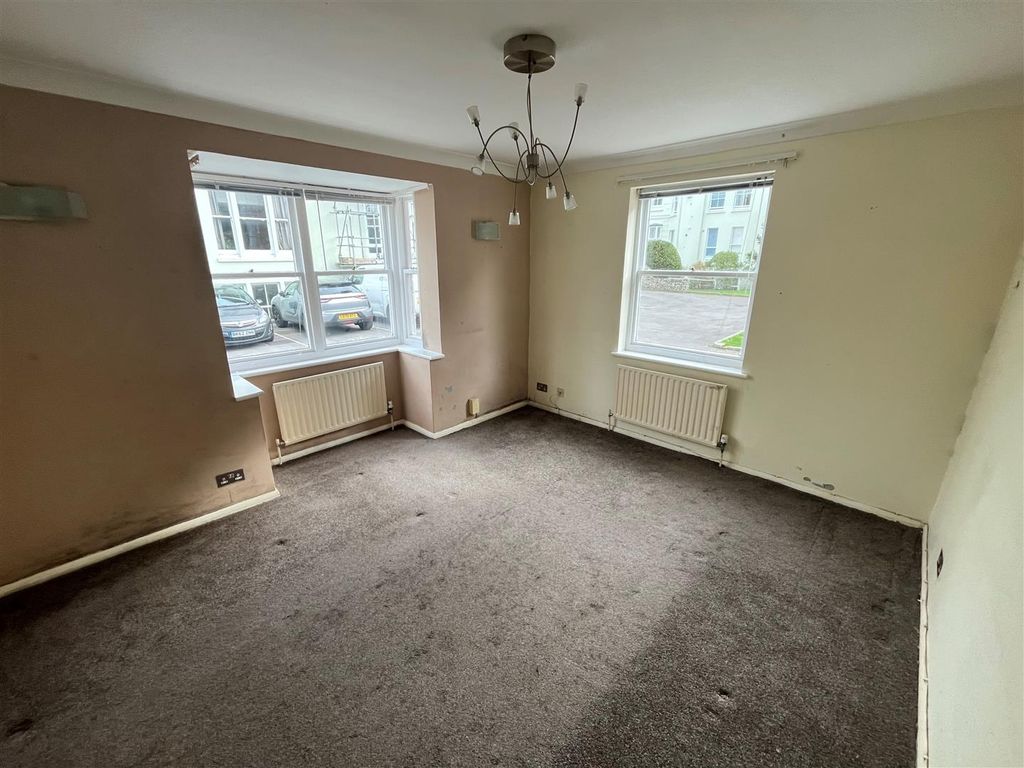 Property photo 2 of 7 5.Jpg