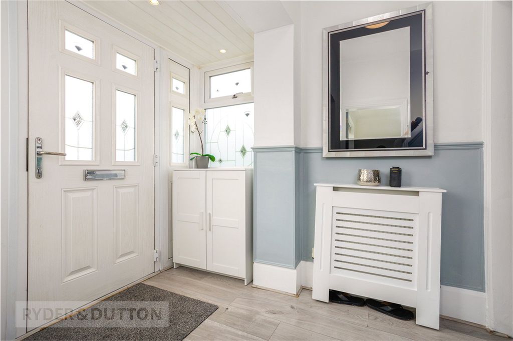 Property photo 3 of 24 Entrance Hall