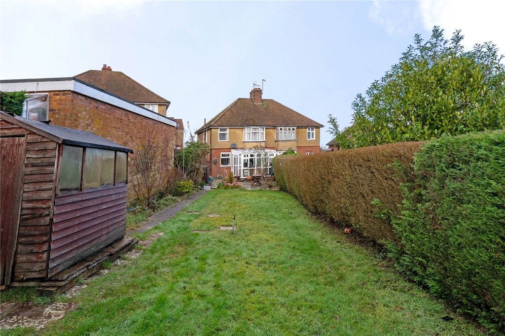 Property photo 2 of 12 Garden