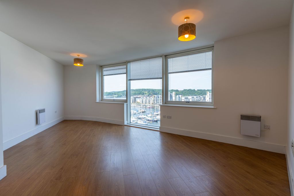 Property photo 3 of 9 Gallery