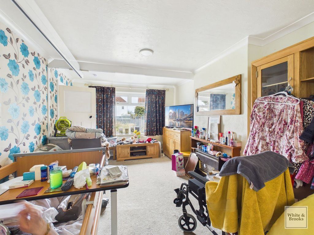 Property photo 3 of 14