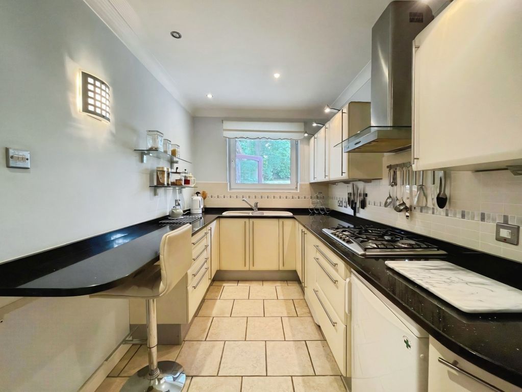 Property photo 3 of 36 Kitchen