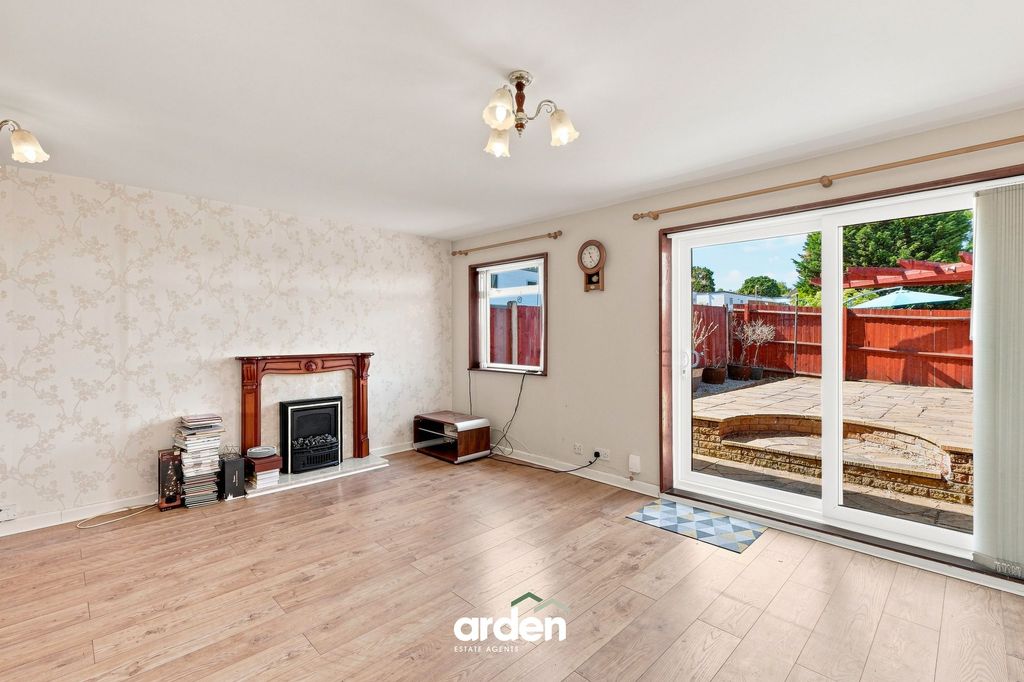 Property photo 2 of 11