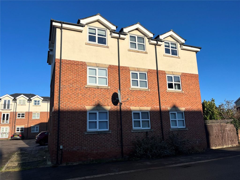 Property photo 2 of 18 External