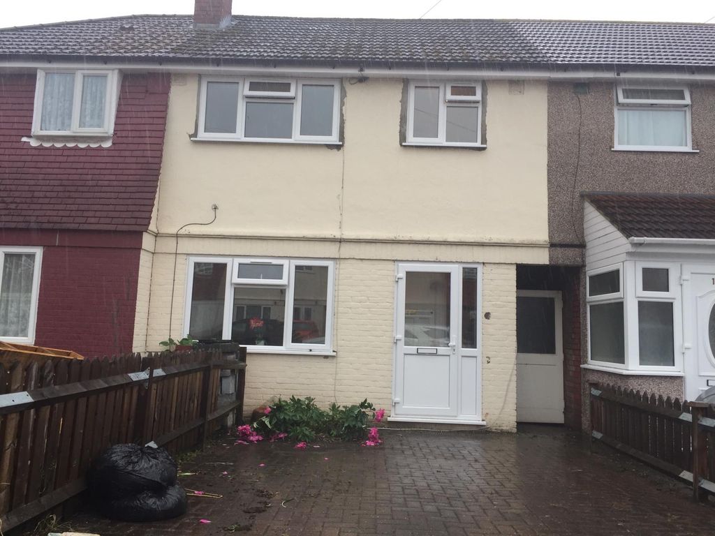 Property photo 1 of 9 Three Bed Terraced House To Rent  On Ashford Avenue, Hayes Ub4