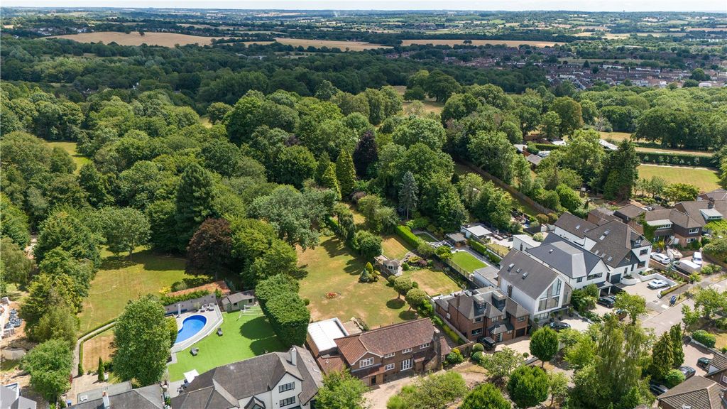 Property photo 2 of 26 Forest View