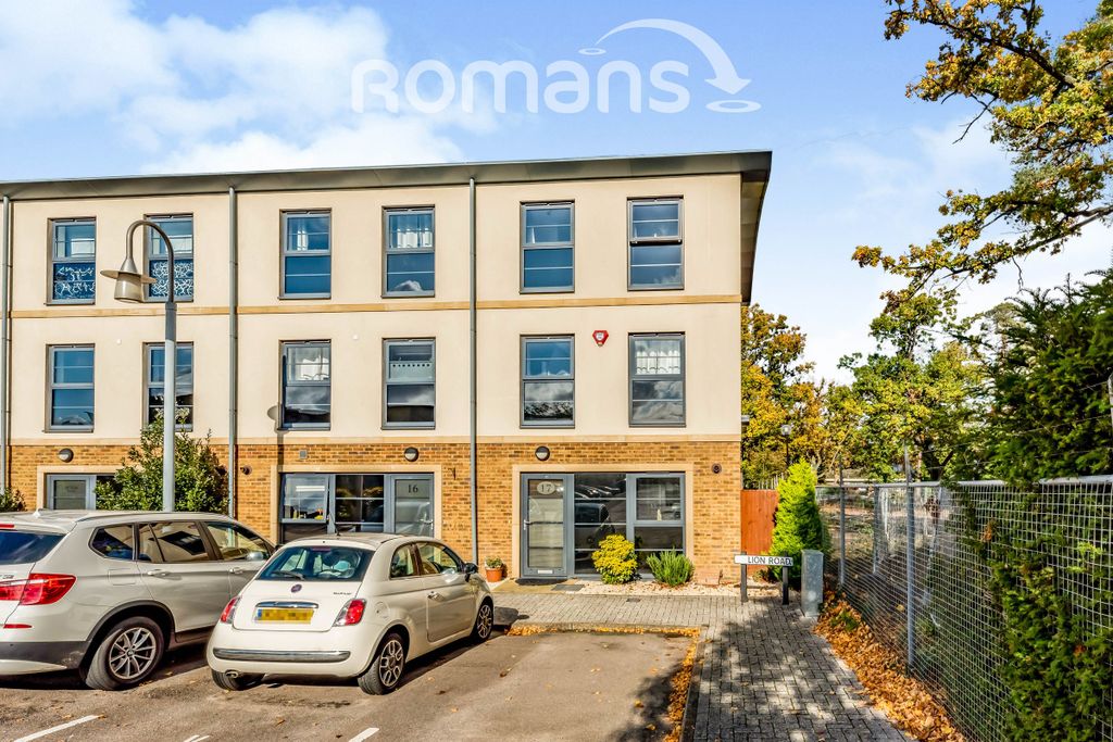 Property photo 1 of 10 1.Front