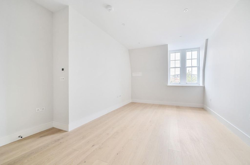 Property photo 2 of 9 Davidson Frost-Wellings, Dfw, Finchley Road, Londo