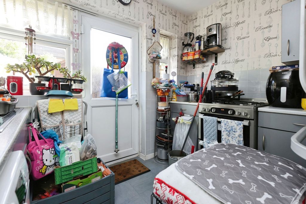 Property photo 3 of 12 Pbox-Img.Jpg