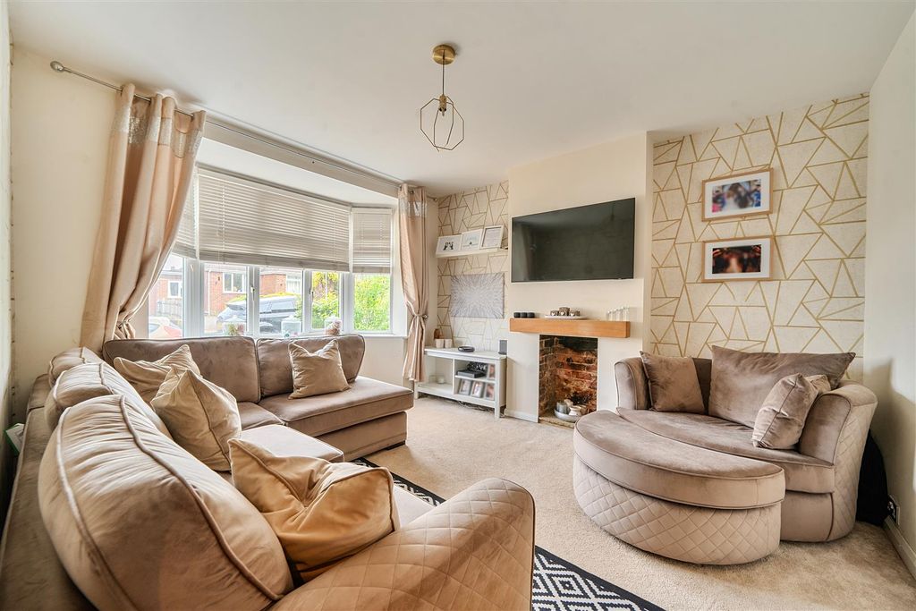 Property photo 2 of 25 1447079-10-69E1F023c6Eb7.Jpg