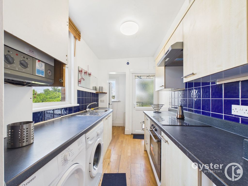 Property photo 3 of 14 Kitchen